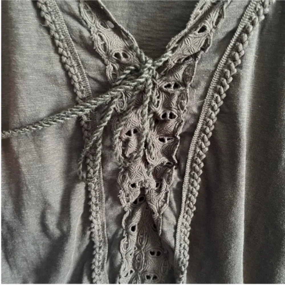 American Eagle top gray lace up crochet cropped long sleeves